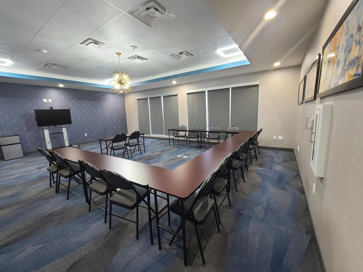 La Quinta Inn & Suites by Wyndham Fort Stockton Northeast image 15