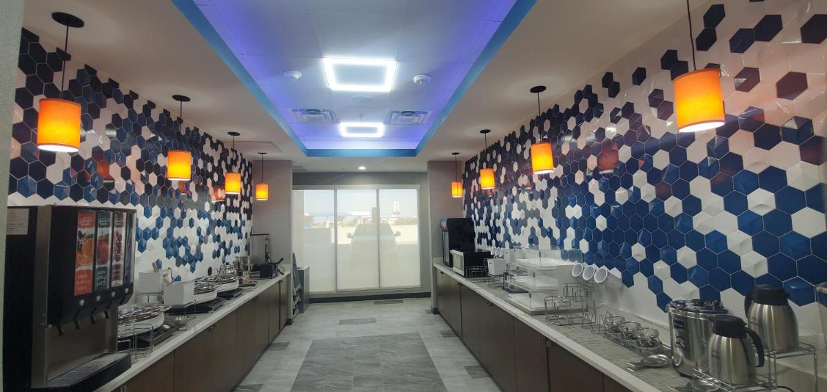 La Quinta Inn & Suites by Wyndham Fort Stockton Northeast image 25