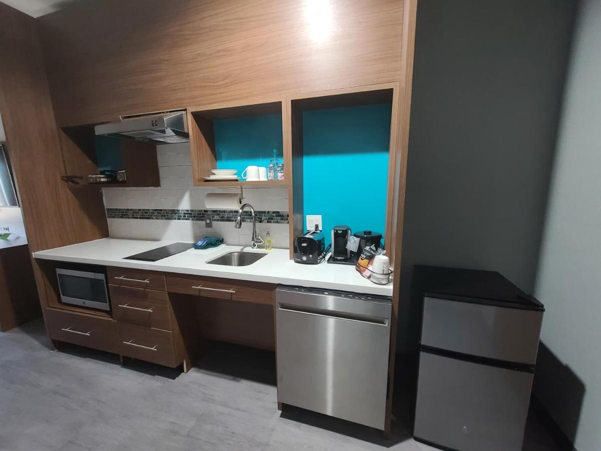 La Quinta Inn & Suites by Wyndham Fort Stockton Northeast image 7